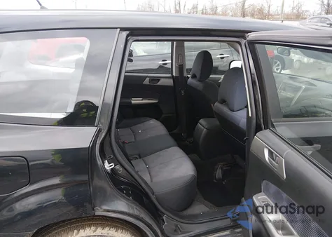 2010 Subaru Forester 2.5X z USA, uszkodzony, nr VIN JF2SH6AC6AG738635